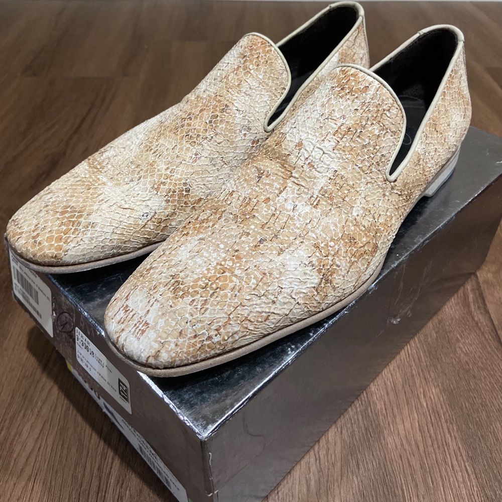Donald J. Pliner-Pascow Beige Loafers Shoes 9 (D)